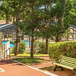 假日公园 Azureva Club Les Bains 4*