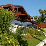 Kompleks wypoczynkowy Azureva Club Les Bains 4*