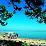 Azureva Club Les Bains 4*