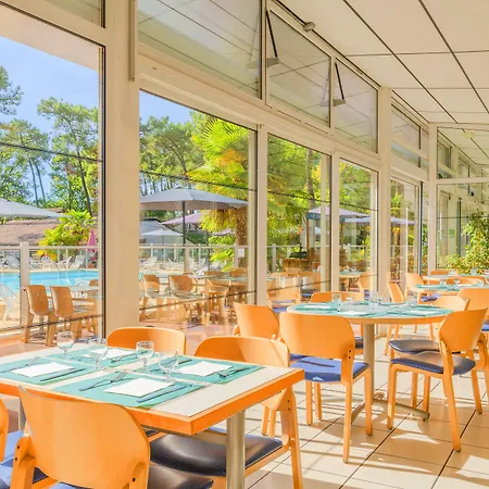 Azureva Club Les Bains Semesterpark 4*