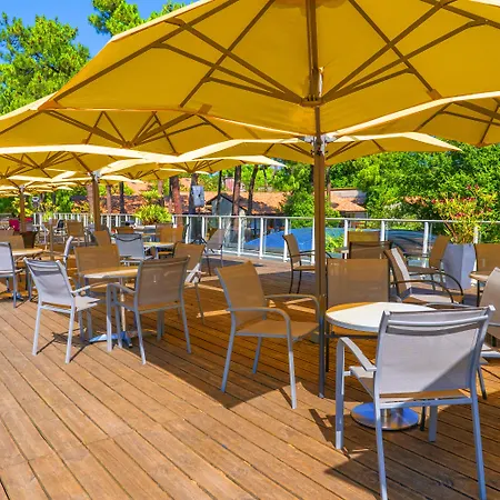 Azureva Club Les Bains Semesterpark 4*