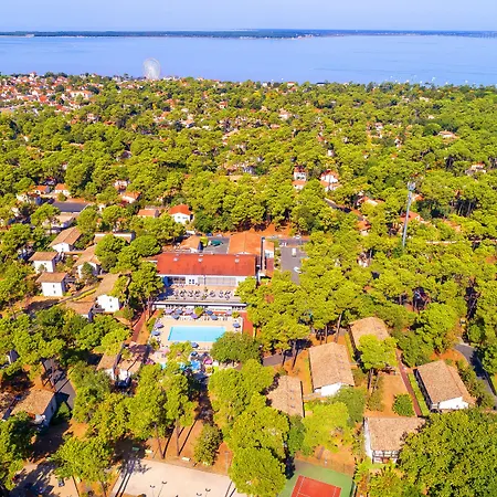 Azureva Club Les Bains Village de vacances Ronce-les-Bains