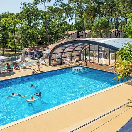 Azureva Club Les Bains База отдыха Ронс-ле-Бен
