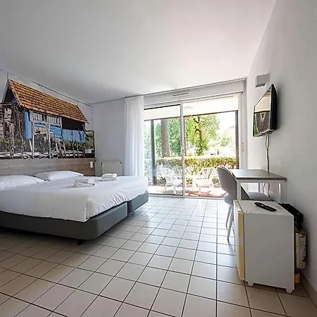 Prázdninový areál Azureva Club Les Bains Ronce-les-Bains