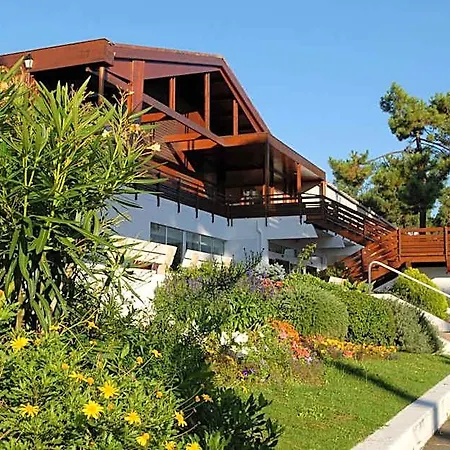 Prázdninový areál Azureva Club Les Bains