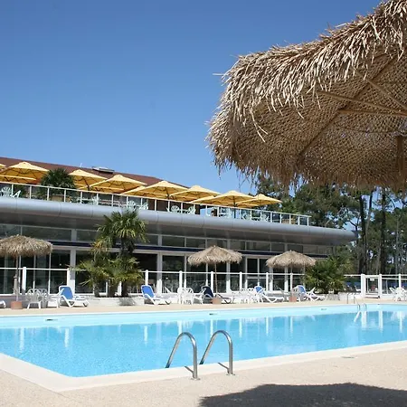 Azureva Les Bains منتزه العطل رونس لو بين