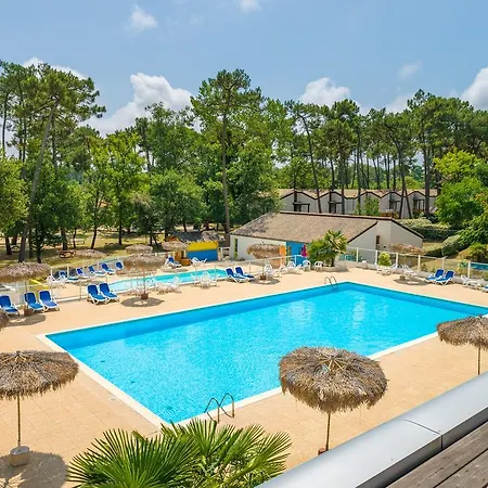 Azureva Les Bains 4*