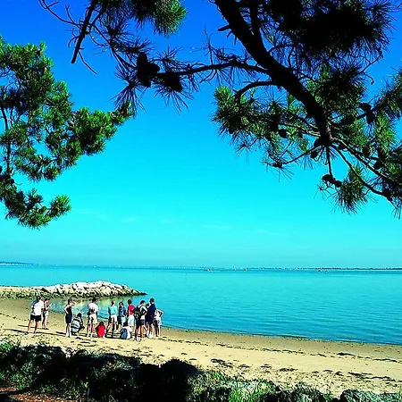 Azureva Club Les Bains 4*