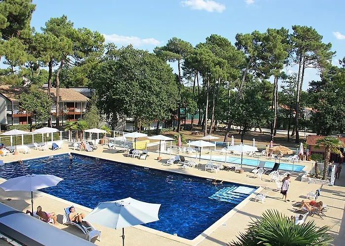 Azureva Club Les Bains 4*