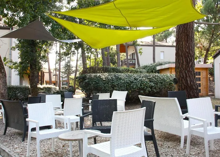 Azureva Club Les Bains Village de vacances Ronce-les-Bains