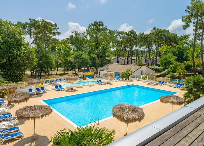 Azureva Club Les Bains Village de vacances