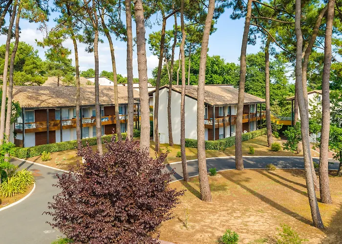 Azureva Club Les Bains 4*