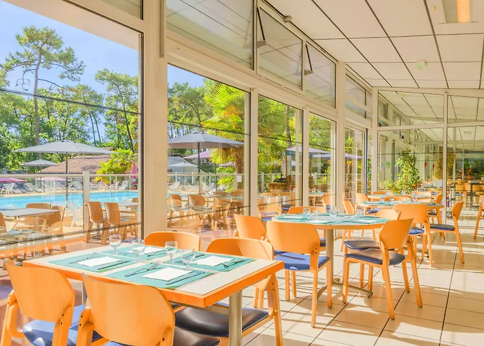 Azureva Club Les Bains Village de vacances 4*