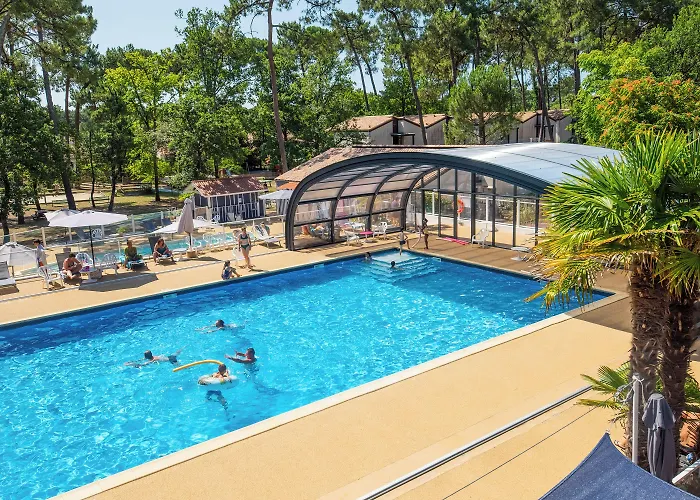 Azureva Club Les Bains Parque de vacaciones Ronce-les-Bains