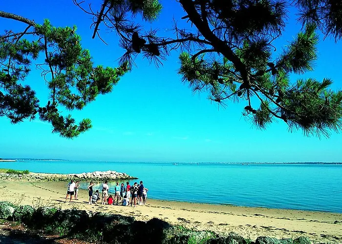 Azureva Club Les Bains 4*