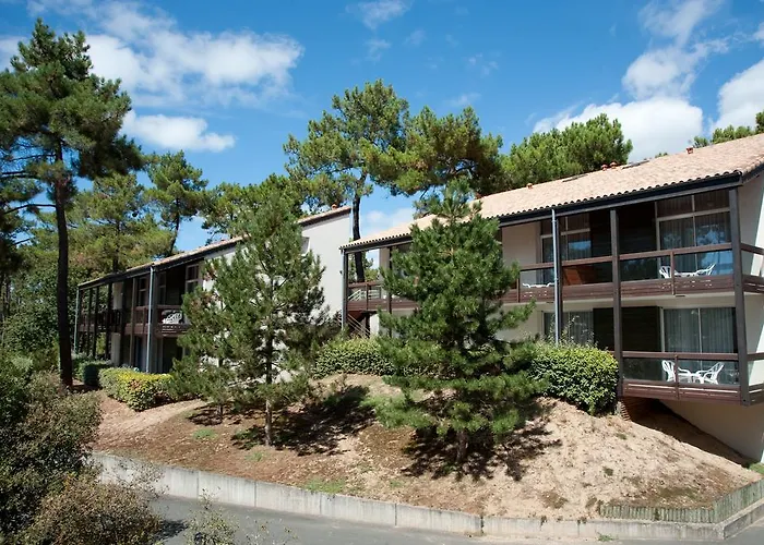 Azureva Club Les Bains 4*