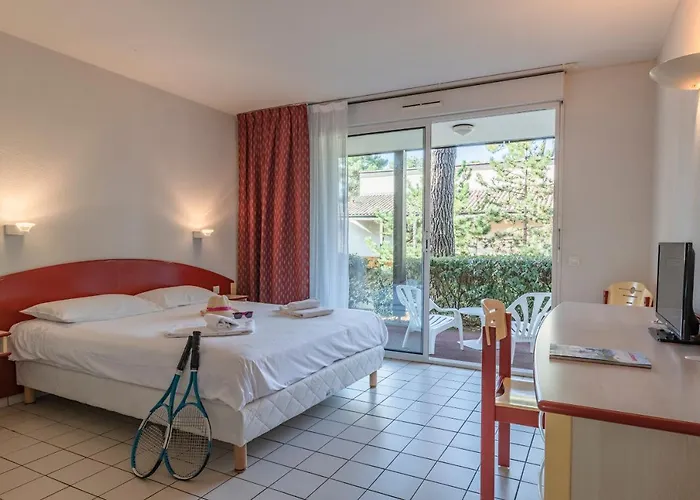 Azureva Club Les Bains 4*